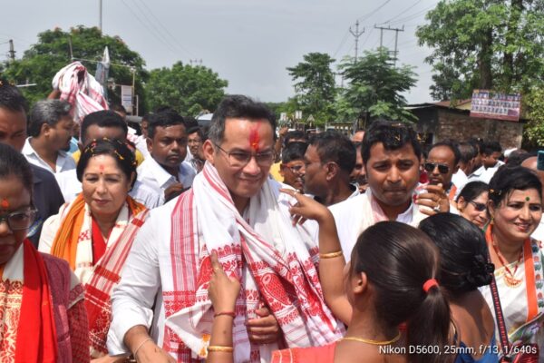 नगांव में कांग्रेस अध्यक्ष गौरव गोगोई का जोरदार स्वागत, बोले — सशक्त संगठन ही सफल मित्रता की आधारशिला