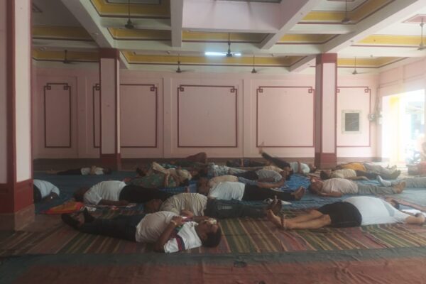 मारवाड़ी सम्मेलन, होजाई शाखा द्वारा अंतरराष्ट्रीय योग दिवस का सफल आयोजन