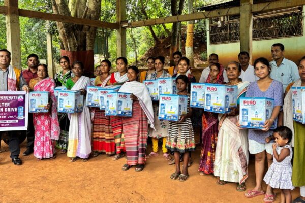 हर घर स्वच्छ जल परियोजना के तहत लायंस गौहाटी ने जरूरतमंद परिवारों को बांटे वाटर फिल्टर