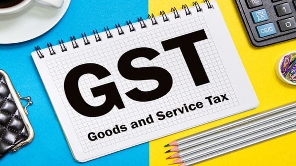 GST: सरकार ने किया 2 स्लैब वाली जीएसटी संरचना लाने का एलान, दैनिक उपयोग की चीजों पर कर का बोझ कम करना लक्ष्य